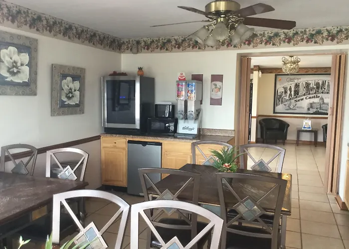 Super 8 By Wyndham New Castle