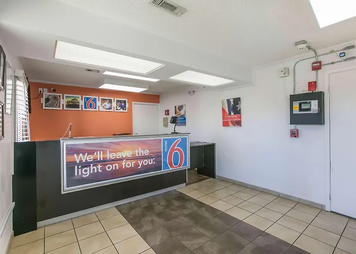 Motel 6-Dothan, Al