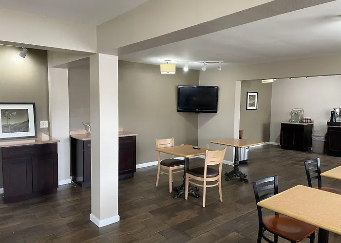 Red Lion Inn & Suites Junction City
