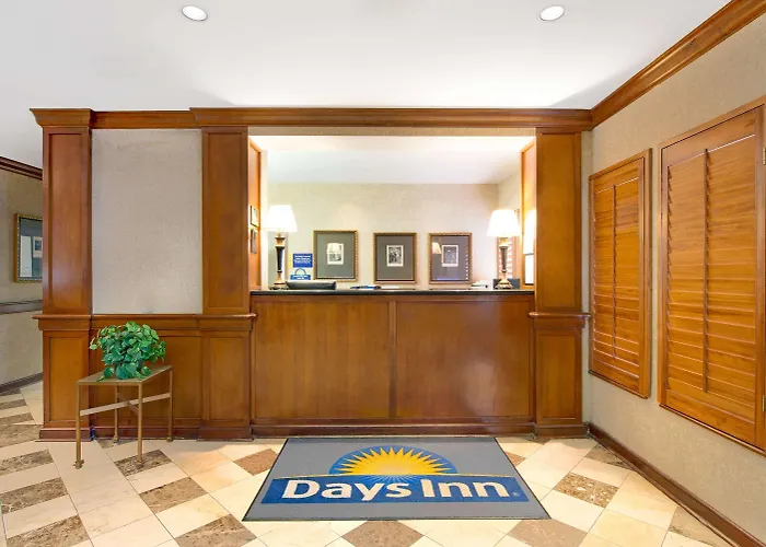 Days Inn By Wyndham St. Louis/Westport Mo