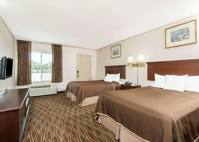 Howard Johnson By Wyndham Springfield