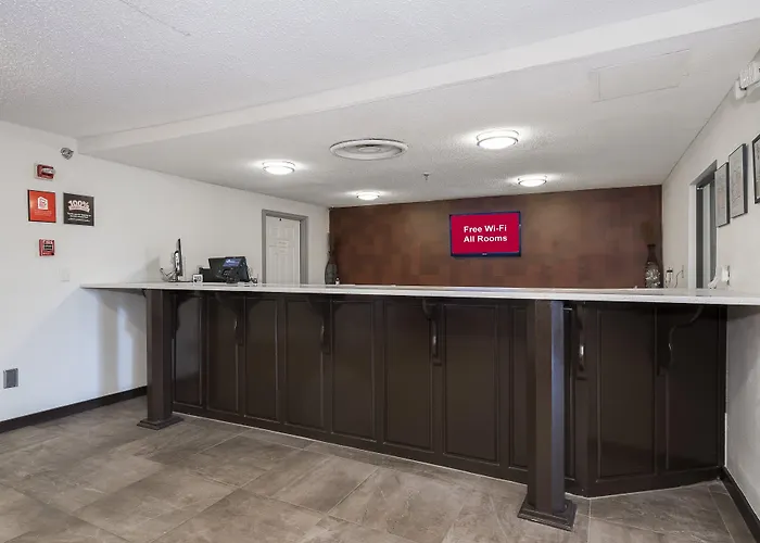 Red Roof Inn Plus+ & Suites Opelika