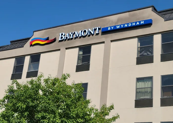 Baymont By Wyndham Thornton Hotel