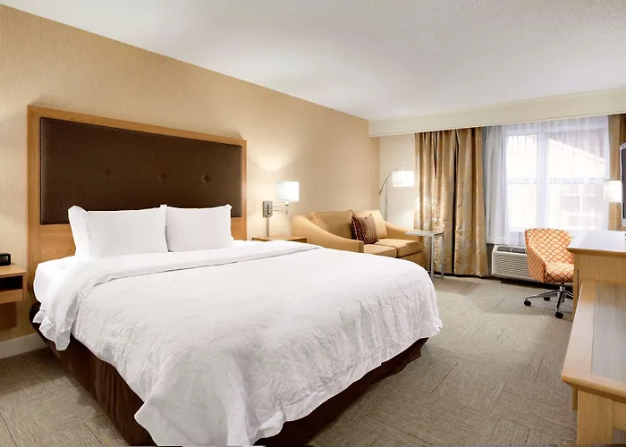 Hampton Inn & Suites Cleveland-Independence