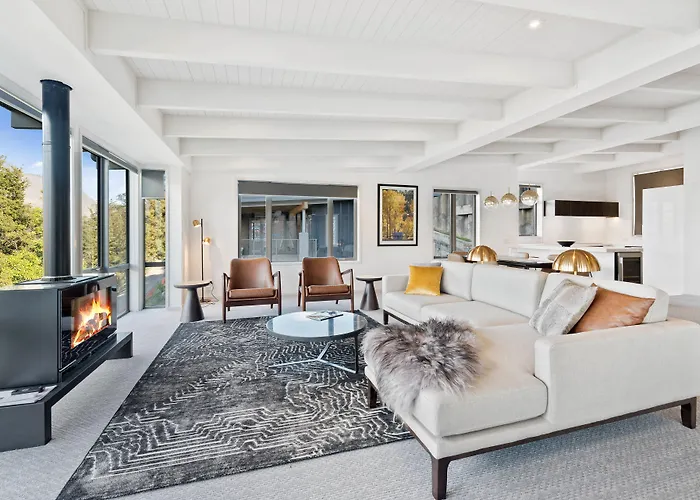 The Rees Hotel & Luxury Apartments