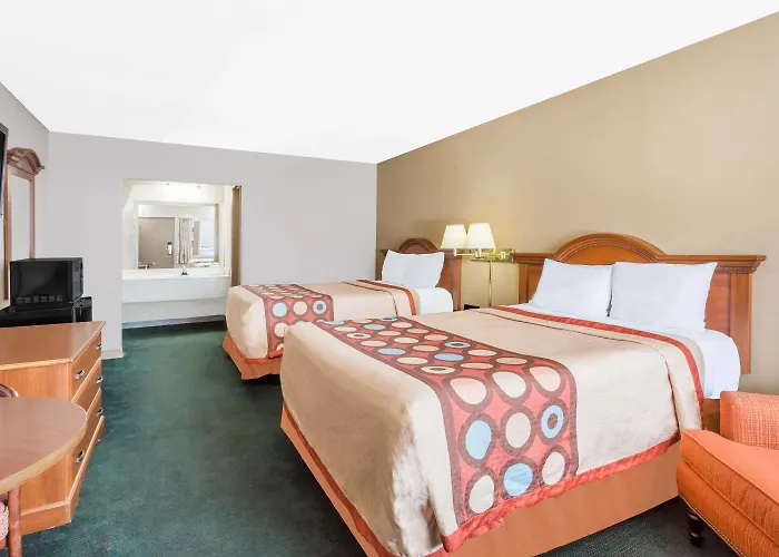 Super 8 By Wyndham Greensboro