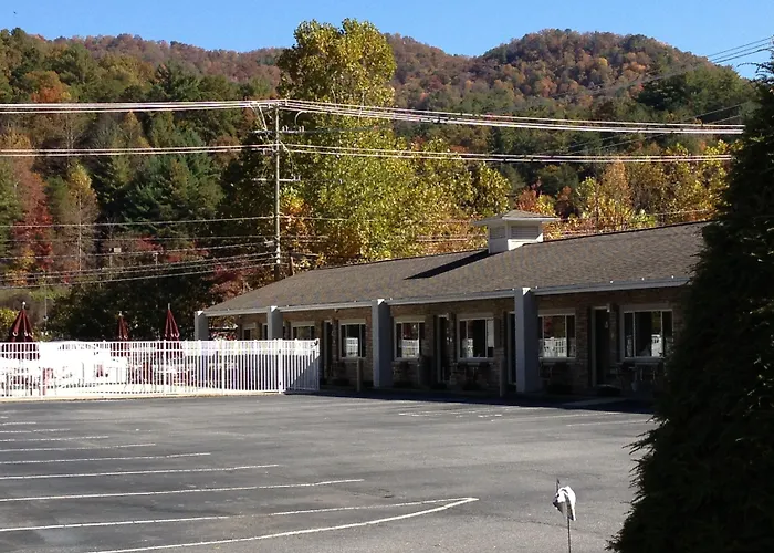 Cherokee Grand Hotel