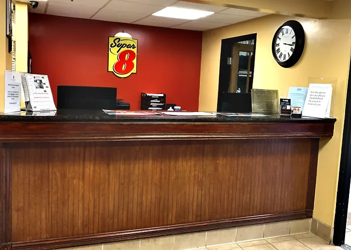 Super 8 By Wyndham Stamford/New York City Area