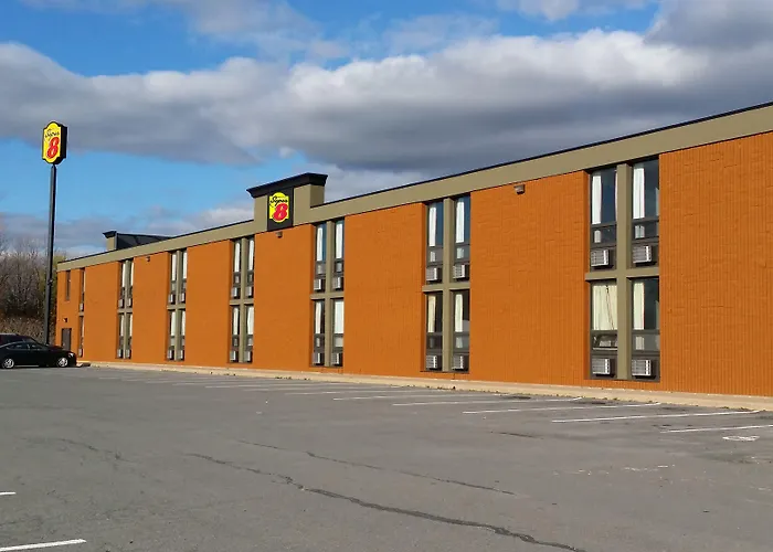Super 8 By Wyndham Plattsburgh