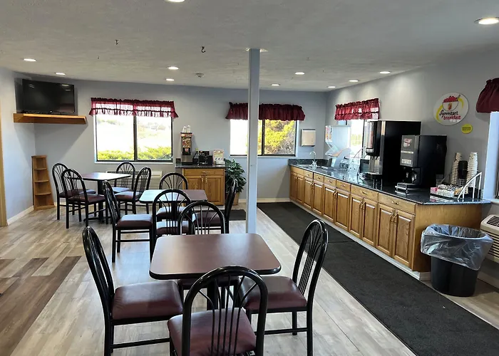Super 8 By Wyndham Altoona
