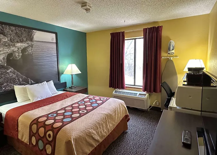 Super 8 By Wyndham Appleton