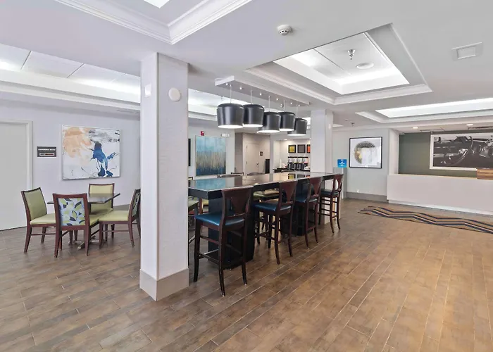 Hampton Inn Atlanta-Woodstock