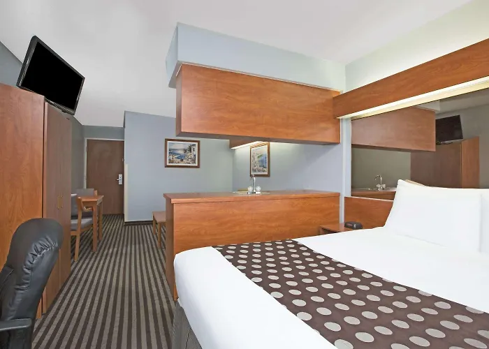 Microtel Inn & Suites By Wyndham Garland/Dallas