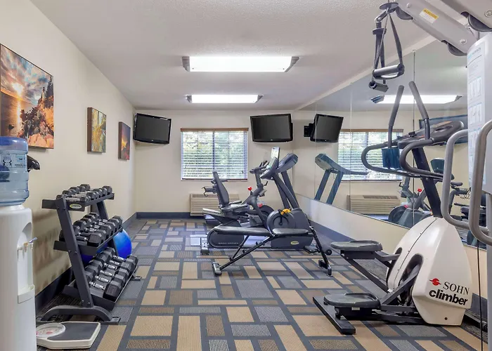 Best Western Plus Berkshire Hills Inn & Suites