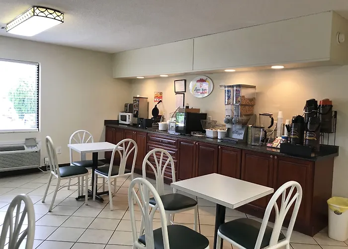 Super 8 By Wyndham Ashburn