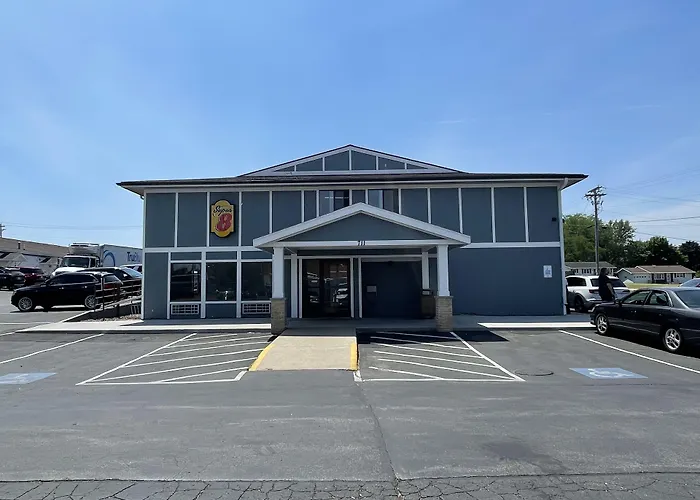 Super 8 By Wyndham Beaver Dam