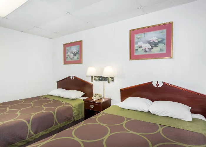 Super 8 By Wyndham Pompano Beach