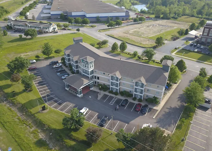 Clarion Pointe Indianapolis Airport