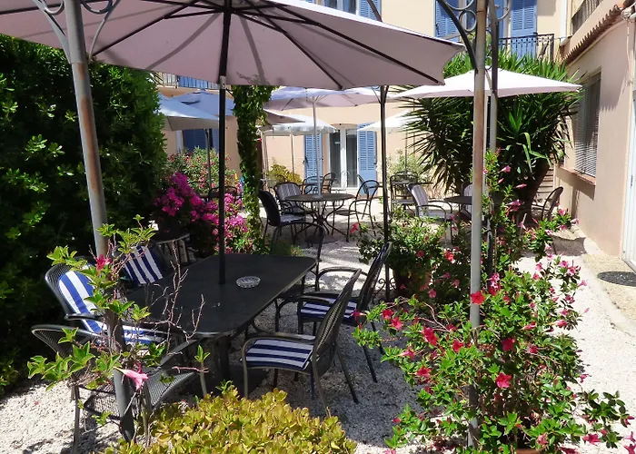 Hotel L'Olivier - Piscine & Parking