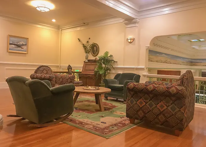 Historic Plains Hotel
