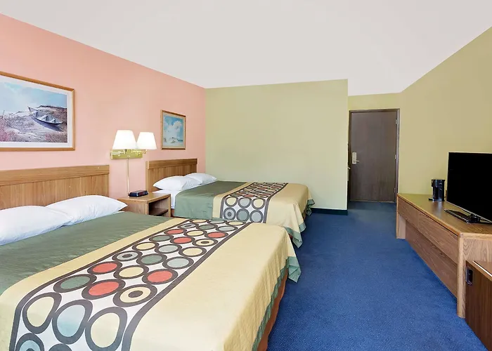 Super 8 By Wyndham Sturgeon Bay