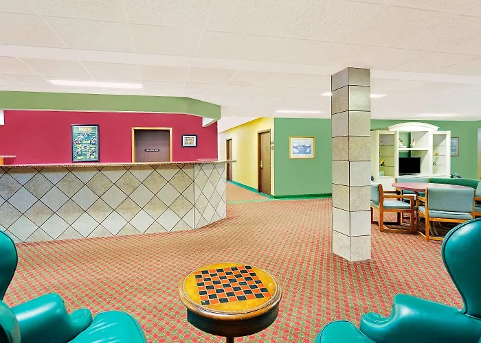 Super 8 By Wyndham Sturgeon Bay