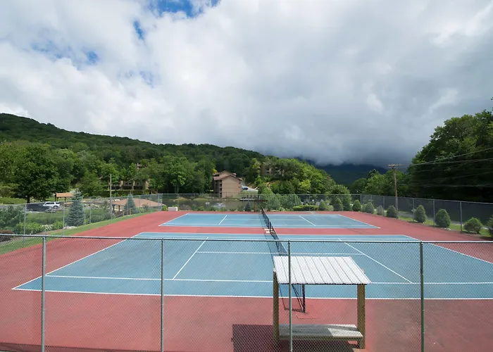 Bluegreen Vacations Blue Ridge Village, An Ascend Collection Resort