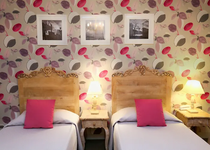 Hotel L'Aragon A 50M De La Cite De Carcassonne