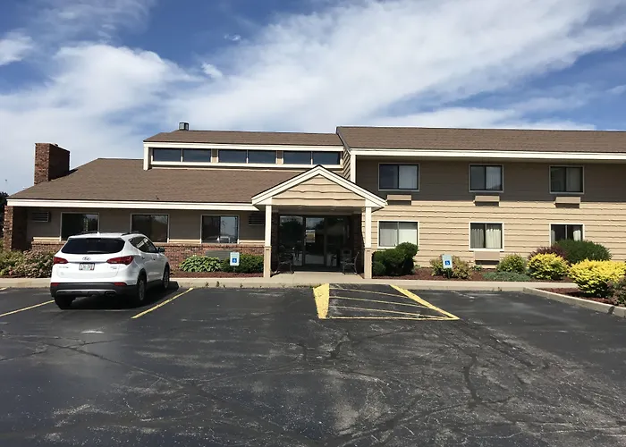 Americinn By Wyndham West Bend