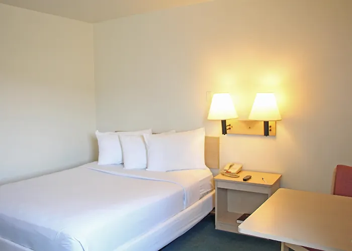 Americas Best Value Inn East Peoria