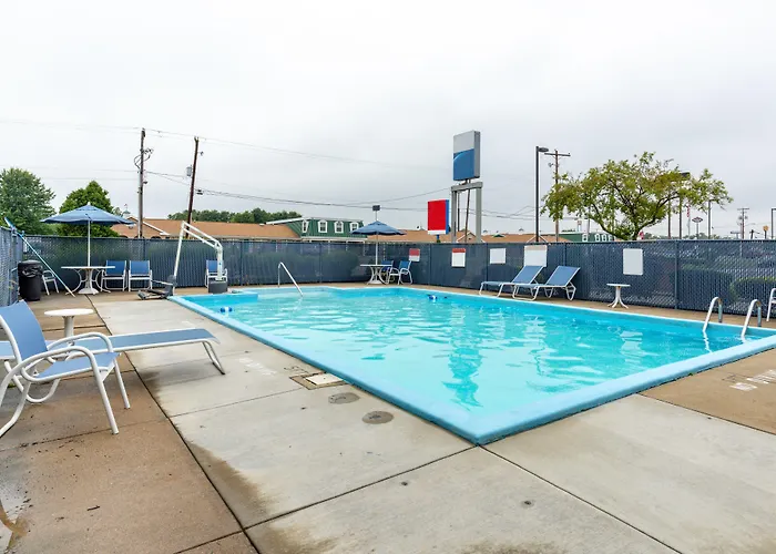 Days Inn By Wyndham New Philadelphia