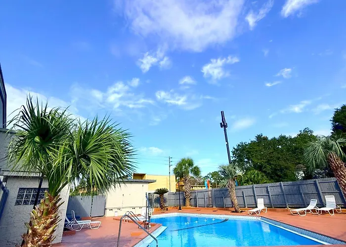 Days Inn By Wyndham Tallahassee University Center