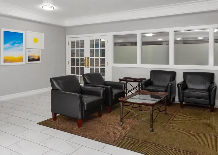 Days Inn & Suites By Wyndham Arlington Heights