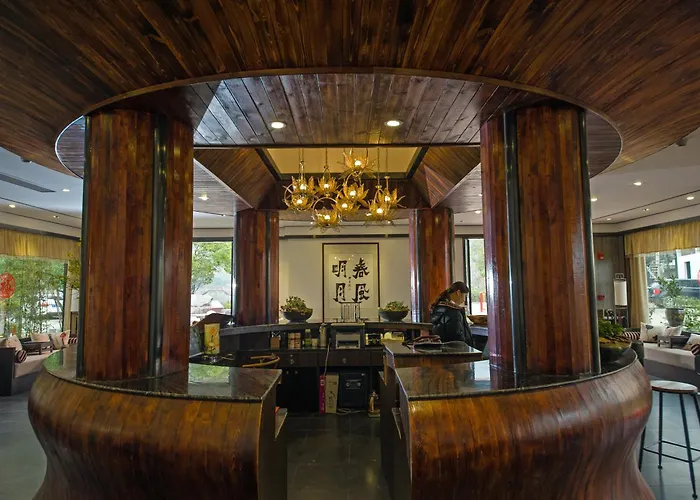 Secret Garden Lakefront Hotel 连住两晚享高铁站免费接站