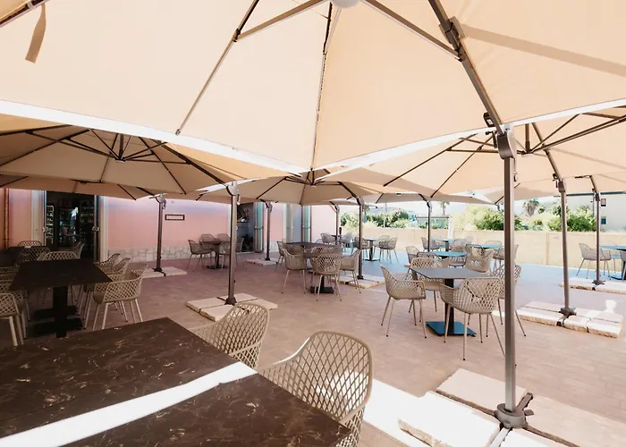Hotel Chiaro Di Luna