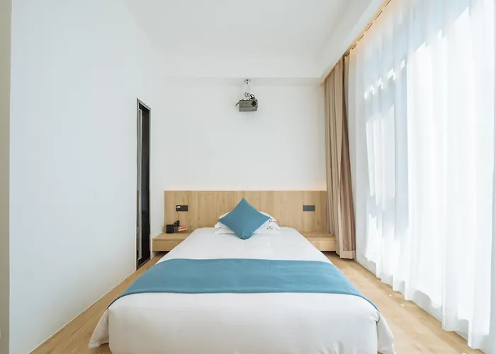 Huazhu Songshiju Homestay