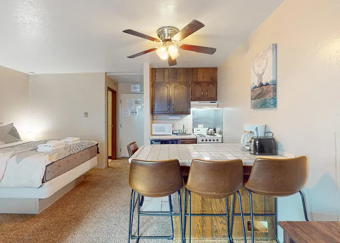 Yosemite West Condo B104