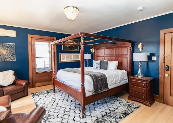 Historic Gg Barnum Mansion By Heirloom Boutique Collection