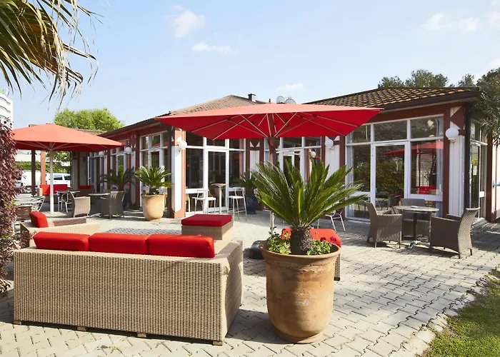 Brit Hotel Confort Nimes Ouest - A9 Sortie 25