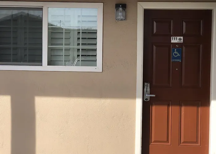 Surfside Stay
