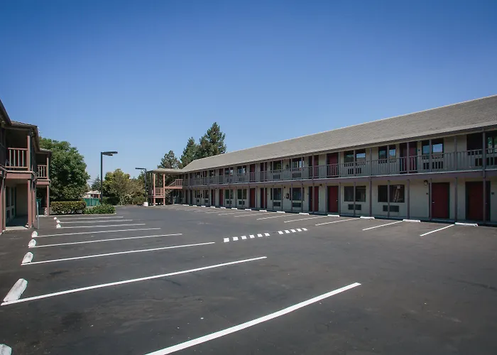 Alura Inn