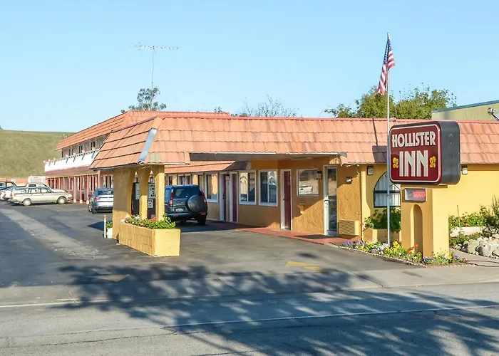 Hollister Inn