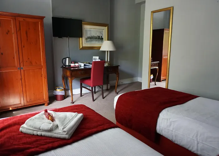 Broadfield Park Hotel