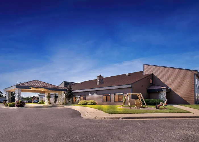 Heartland Inn & Suites, Surestay Collection By Best Western