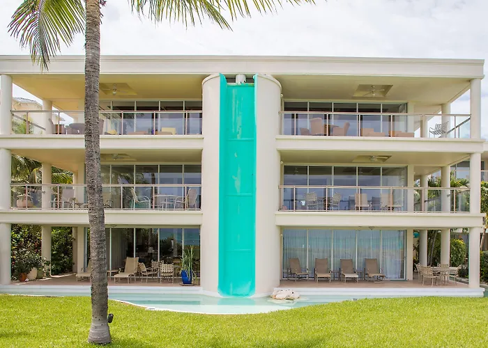 Hotel Coral Gardens On Grace Bay