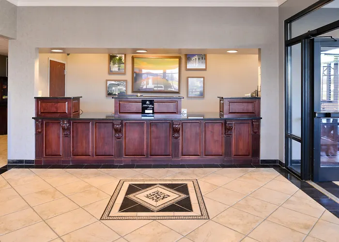 Best Western Plus Two Rivers Hotel & Suites