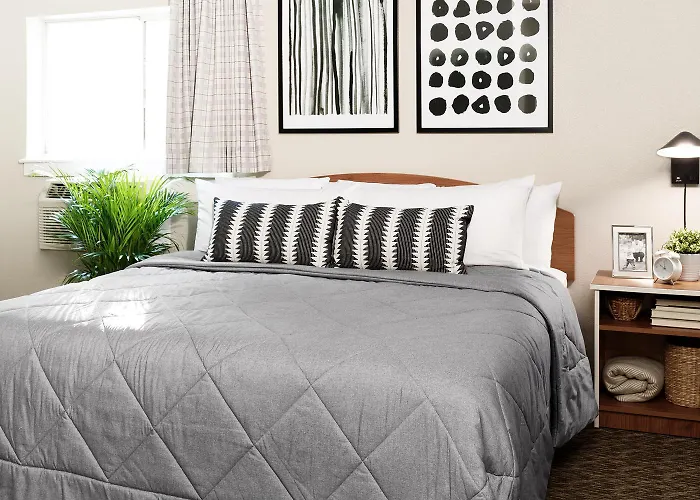 Intown Suites Extended Stay Denver - Englewood