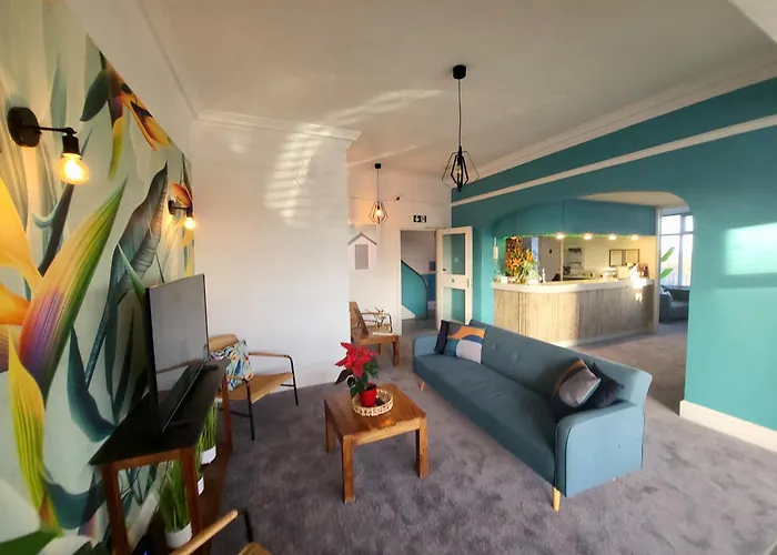 Beach Hotel Torbay B&B