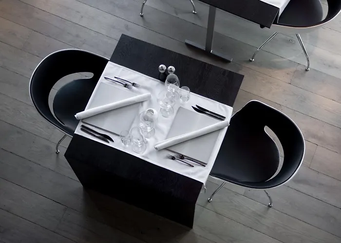 Carbon Hotel