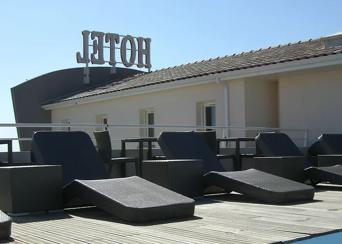Hotel Grand Cap Rooftop Pool